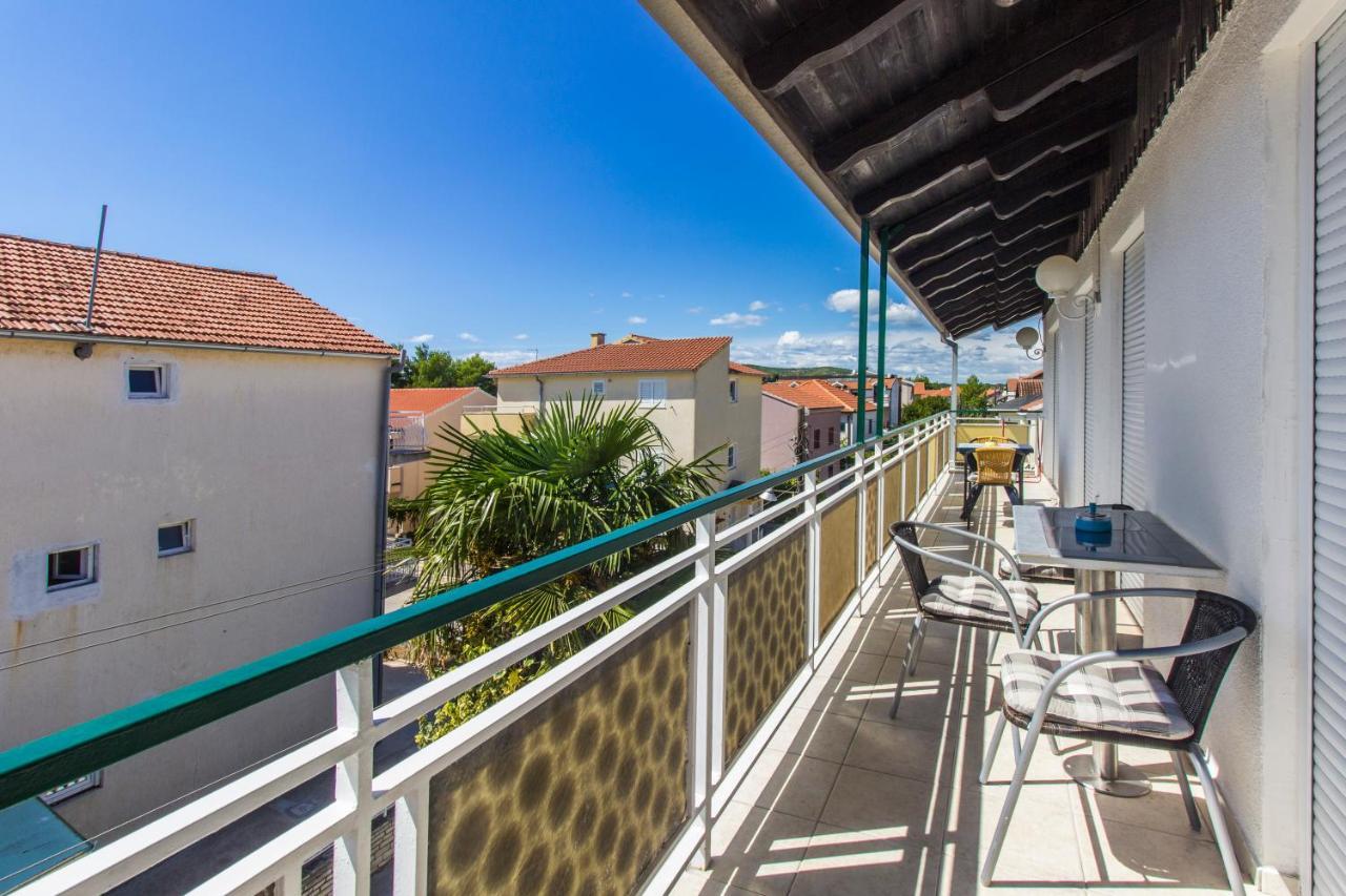 Apartments Rino Vodice Exteriör bild