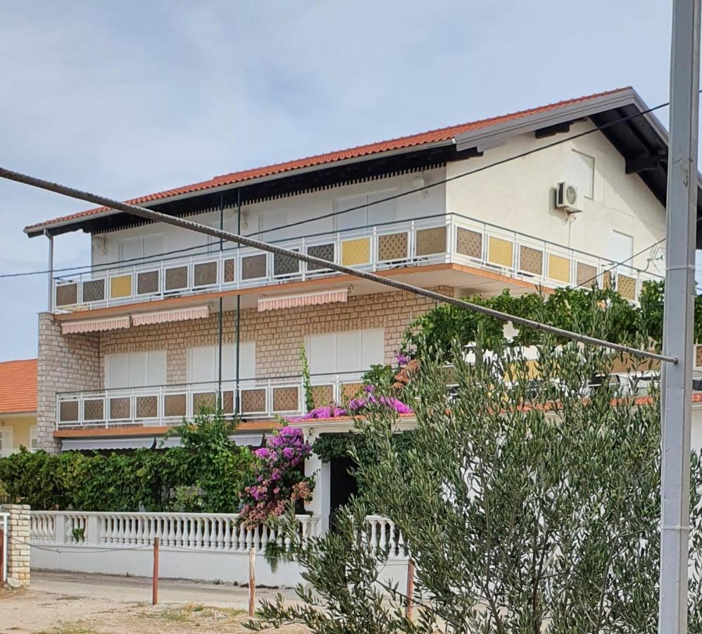Apartments Rino Vodice Exteriör bild